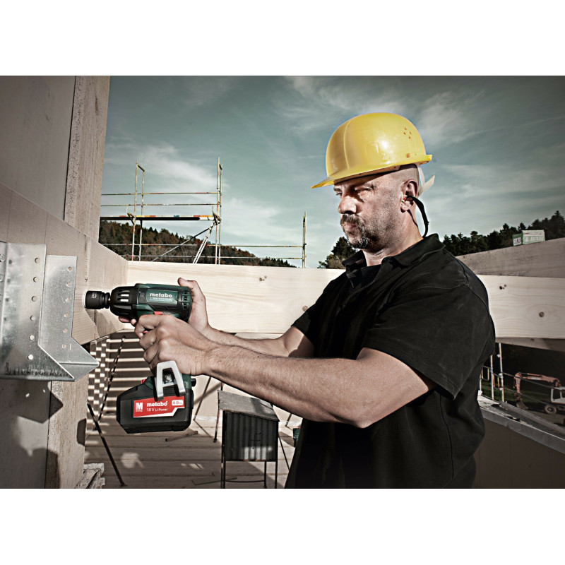 Гайкокрут Metabo SSW 18 LTX 400 BL 2xLi-PowerExtreme 4.0Ач (602205500)