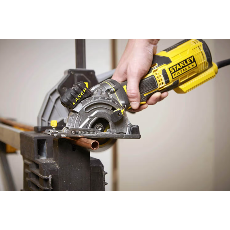 Дисковая пила Stanley FatMax (FME380K)