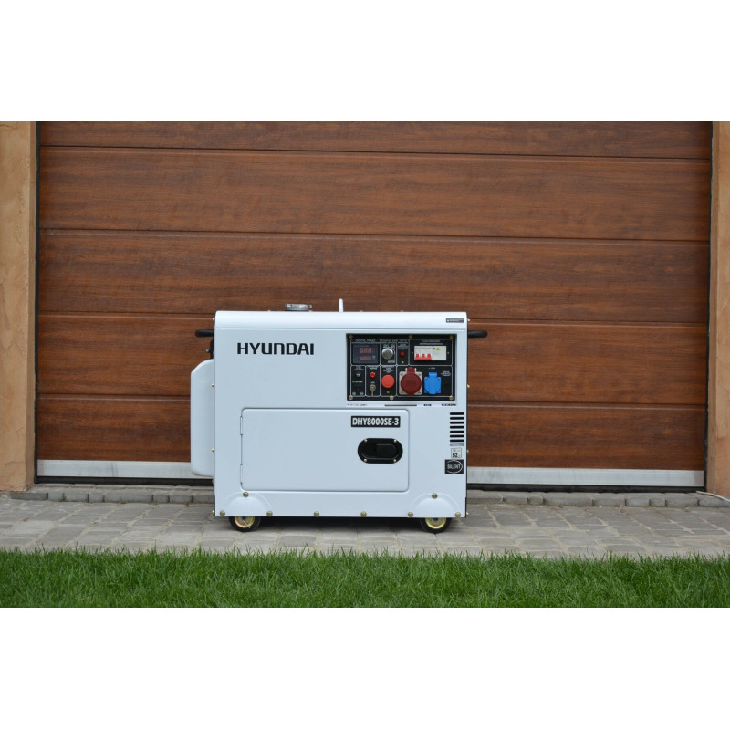 Дизельний генератор Hyundai DHY 8000SE-3
