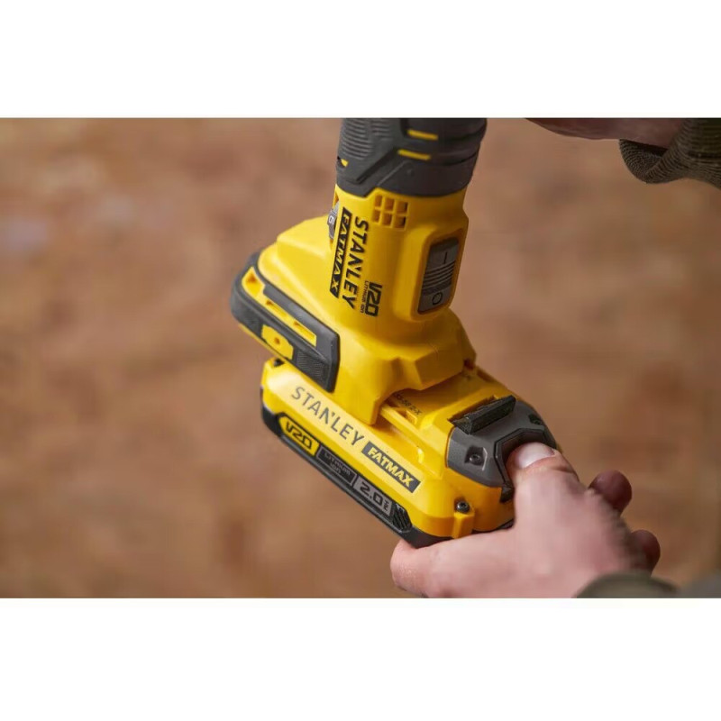 Аккумуляторный многофункциональный инструмент Stanley FatMax (SFMCE500D2K)
