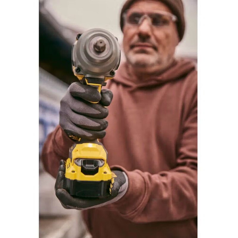Акумуляторний гайкокрут Stanley FatMax (SFMCF940M1)