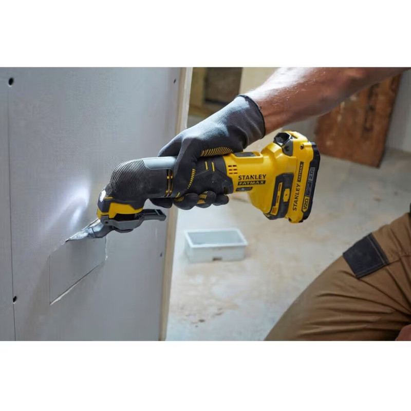 Аккумуляторный многофункциональный инструмент Stanley FatMax (SFMCE500D2K)