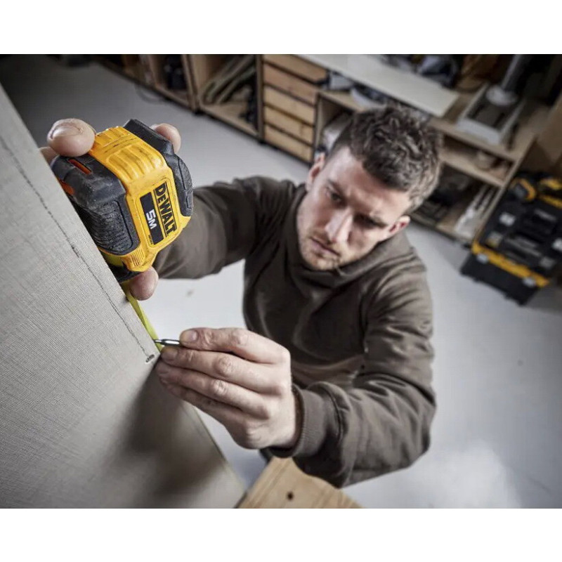 Рулетка измерительная DeWALT COMPACT, 5 м х 28 мм (DWHT38114-0)
