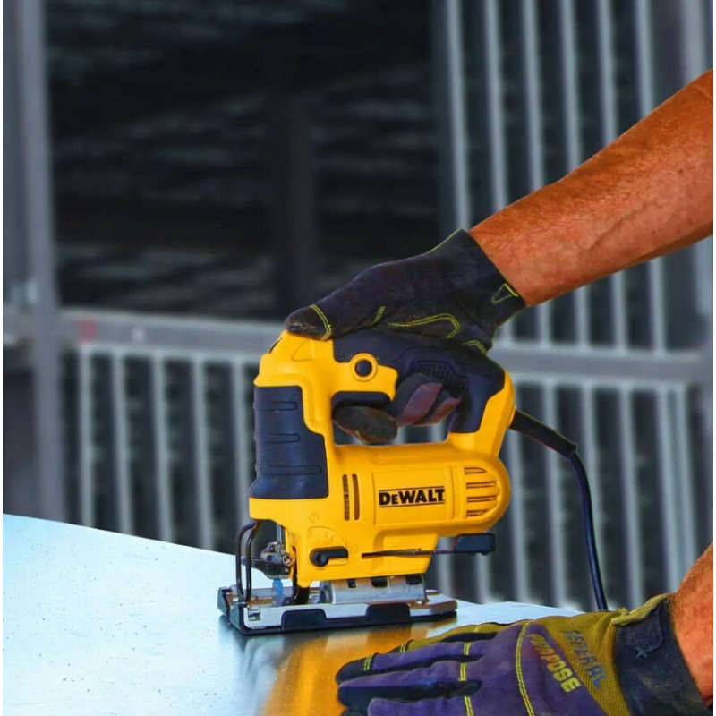 Пила лобзиковая DeWALT DWE349