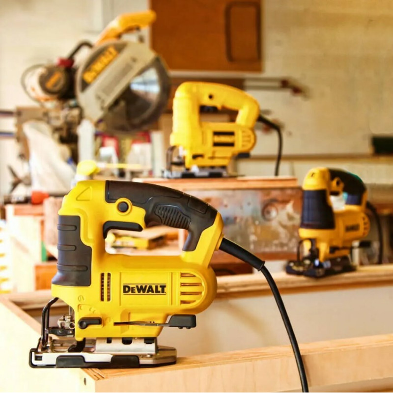 Пила лобзиковая DeWALT DWE349