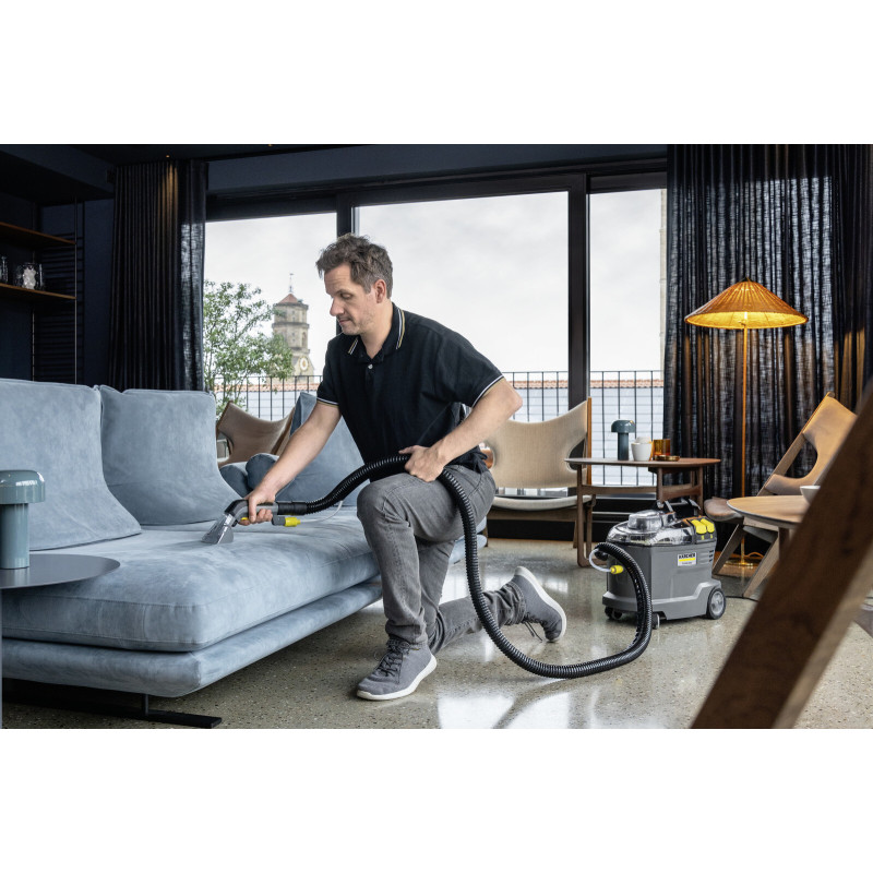 Миючий пилосос Karcher Puzzi 8/1 (1.100-240.0)
